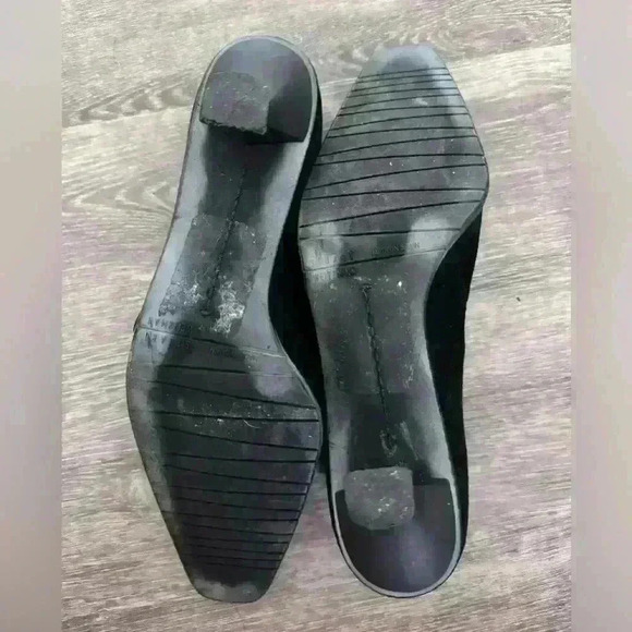 Stuart Weitzman 6.5 Vintage 90s Suede Leather Booties Kitten Heel Slip On Black - Picture 4 of 9